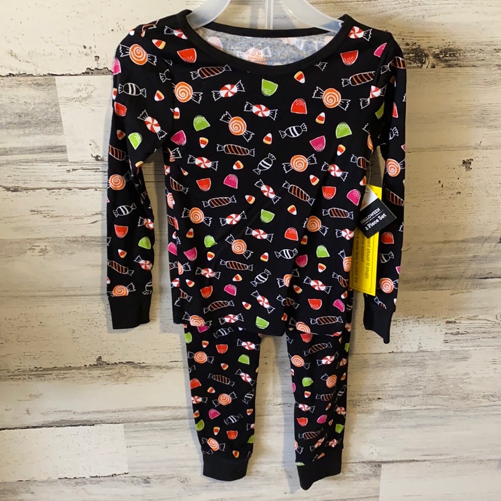 Girls Halloween Candy PJs Size 5 NEW